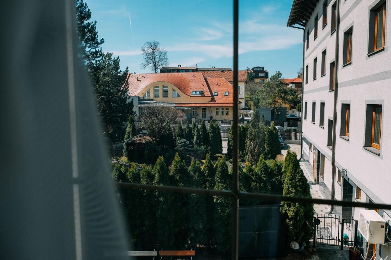 Pension Relish Rajecke Teplice Bagian luar foto